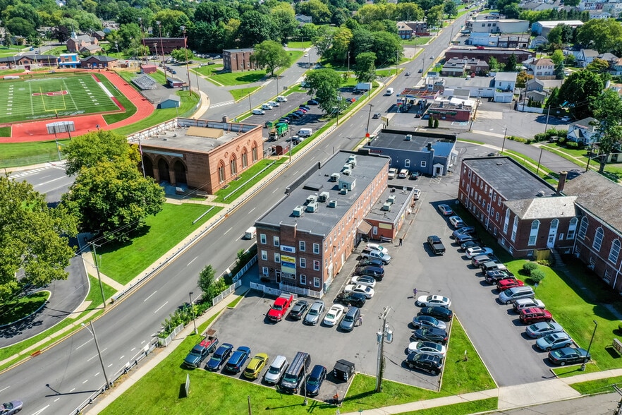 370 Memorial Pkwy, Phillipsburg, NJ for sale - Aerial - Image 2 of 12