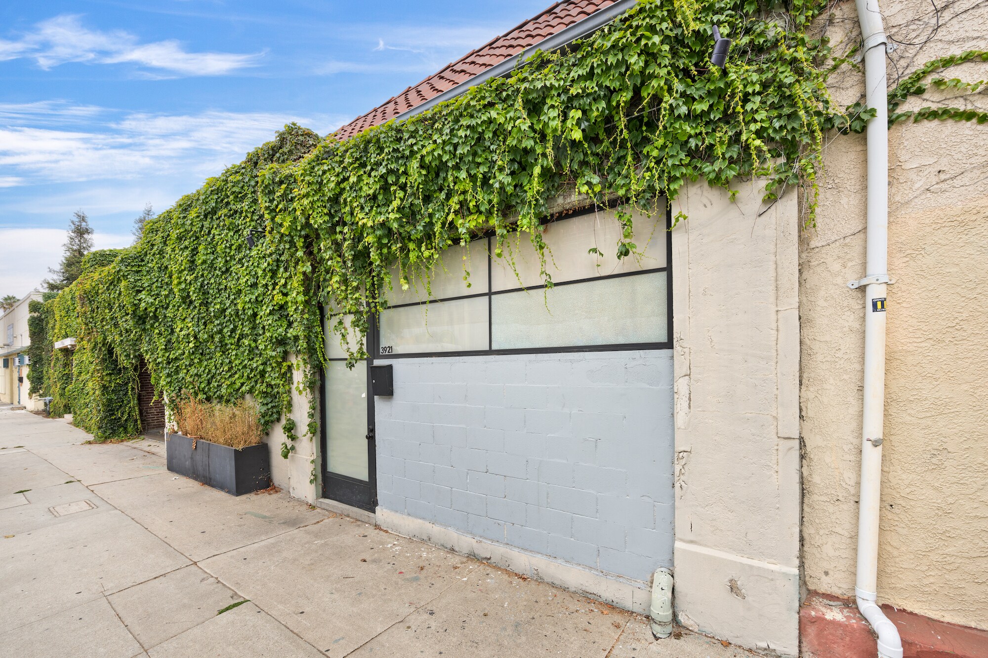 3921 W Jefferson Blvd, Los Angeles, CA à louer Photo du bâtiment- Image 1 de 45