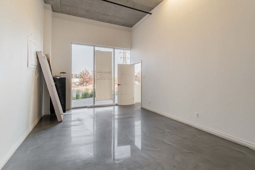 4725-4767 Boul Métropolitain E, Saint-leonard, QC for lease - Interior Photo - Image 3 of 17