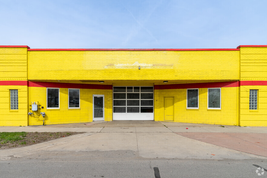 25333 Gratiot Ave, Roseville, MI à vendre - Photo du bâtiment - Image 2 de 7