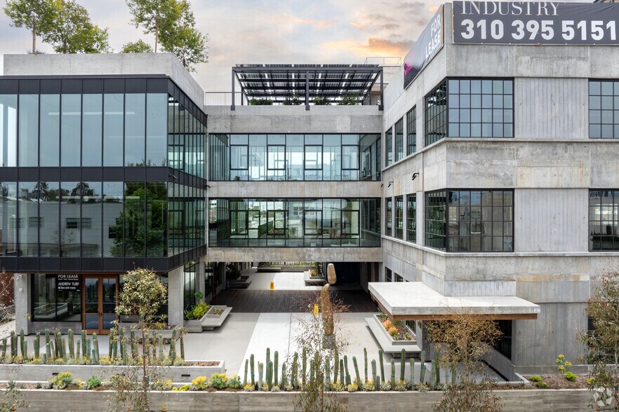 1650 Euclid St, Santa Monica, CA à vendre - Photo du bâtiment - Image 3 de 53