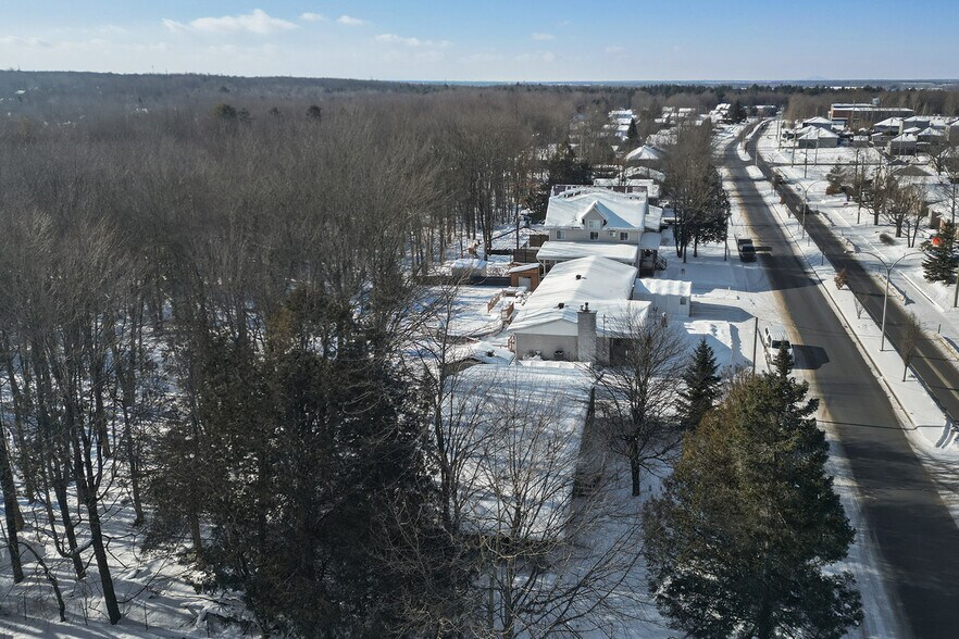 1246 Rue Simonds S, Granby, QC for sale - Primary Photo - Image 1 of 1