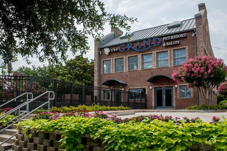 4529 Donnelly Ave, Fort Worth, TX for sale - Building Photo - Image 2 of 10