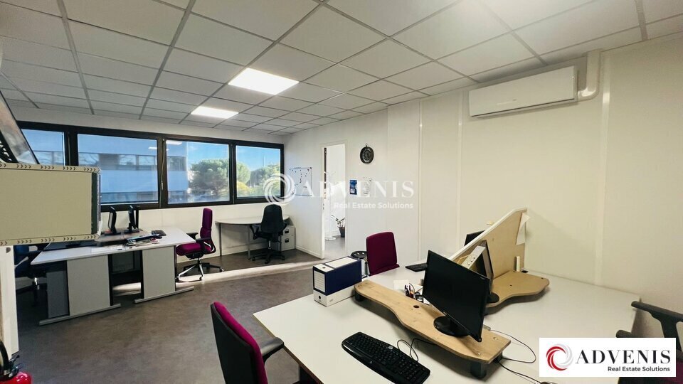 Office in Mérignac for sale - Building Photo - Image 3 of 11