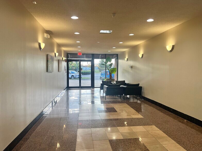 1952 Gallows Rd, Vienna, VA for lease - Building Photo - Image 3 of 11