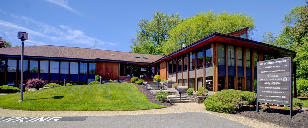 111 Torrey St, Brockton, MA for lease - Building Photo - Image 3 of 21