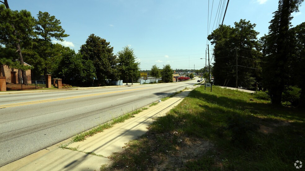 2720 Two Notch Rd, Columbia, SC à vendre - Photo du bâtiment - Image 2 de 14