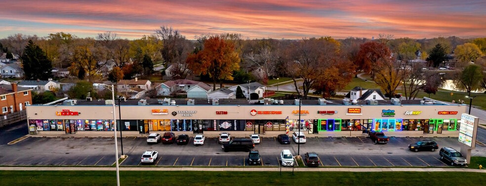 1011-1030 W North Ave, Villa Park, IL for lease - Building Photo - Image 3 of 4