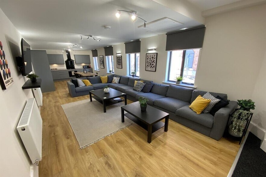 1 Albion St, Beeston à vendre - Photo du bâtiment - Image 2 de 17