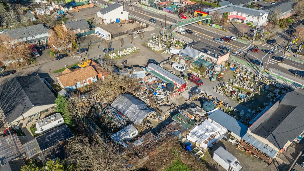 Jade District / Redevelopment Opportunit portfolio of 2 properties for sale on LoopNet.ca - Building Photo - Image 1 of 3