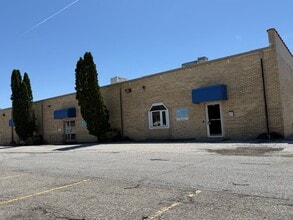 822 W McKinley Ave, Mishawaka, IN à louer Photo intérieure- Image 1 de 4