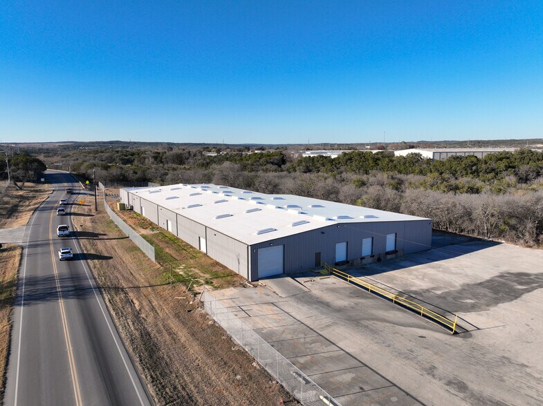 7951 E Evans Rd, San Antonio, TX à louer - Photo du bâtiment - Image 3 de 18