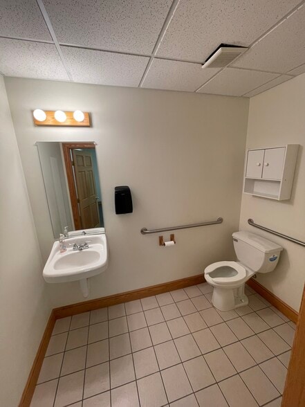 2390 N Forest Rd, Getzville, NY for lease - Interior Photo - Image 3 of 10