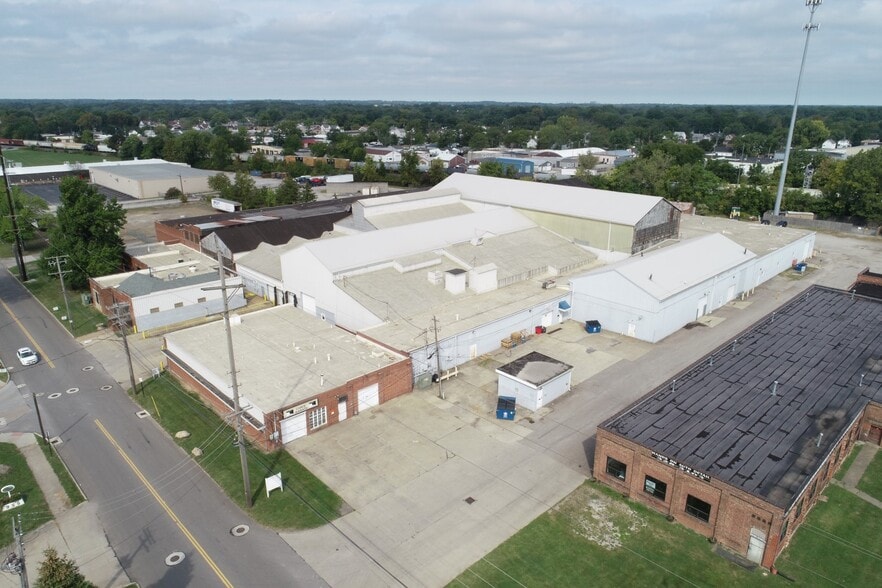 810 Taylor St, Elyria, OH for lease - Building Photo - Image 2 of 18