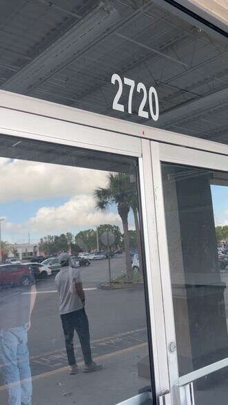 2620-2896 Tamiami Trl, Naples, FL à louer - Vidéo sur l’inscription commerciale - Image 3 de 16