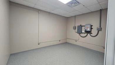 3007 S Alpine Rd, Rockford, IL à louer Photo intérieure- Image 2 de 26