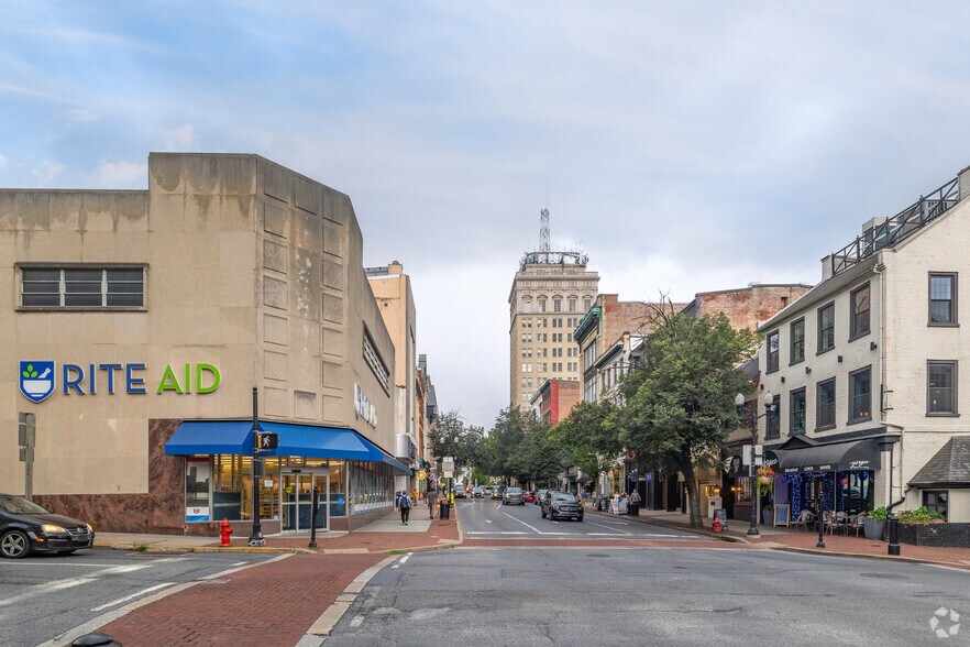 59 N Queen St, Lancaster, PA à louer - Photo du bâtiment - Image 3 de 7