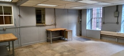 37 Greenwoods Rd, New Hartford, CT for lease Interior Photo- Image 2 of 2