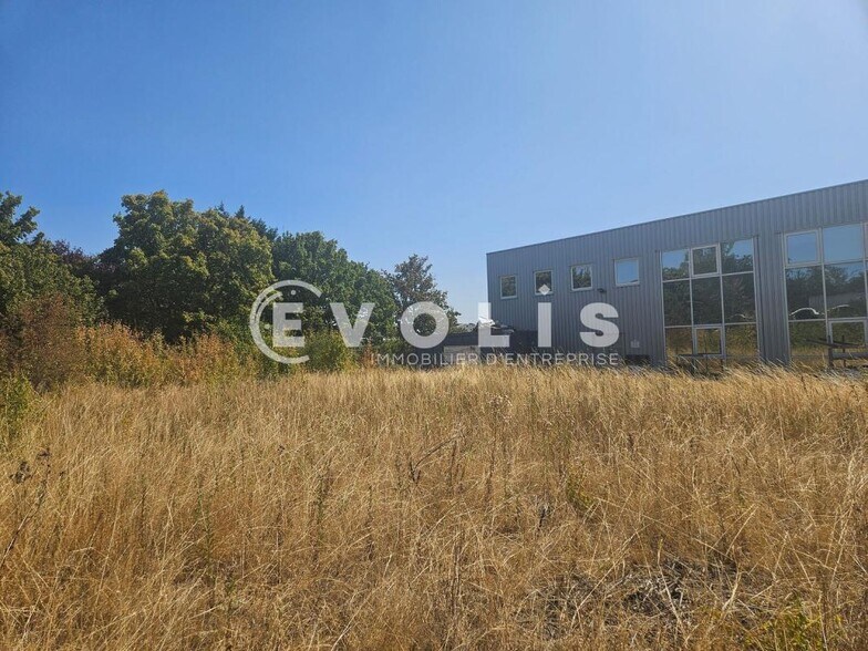 Land in Villejust for sale - Building Photo - Image 2 of 7
