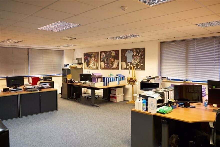 Buckingham Court, Loughton à louer - Photo du bâtiment - Image 2 de 7