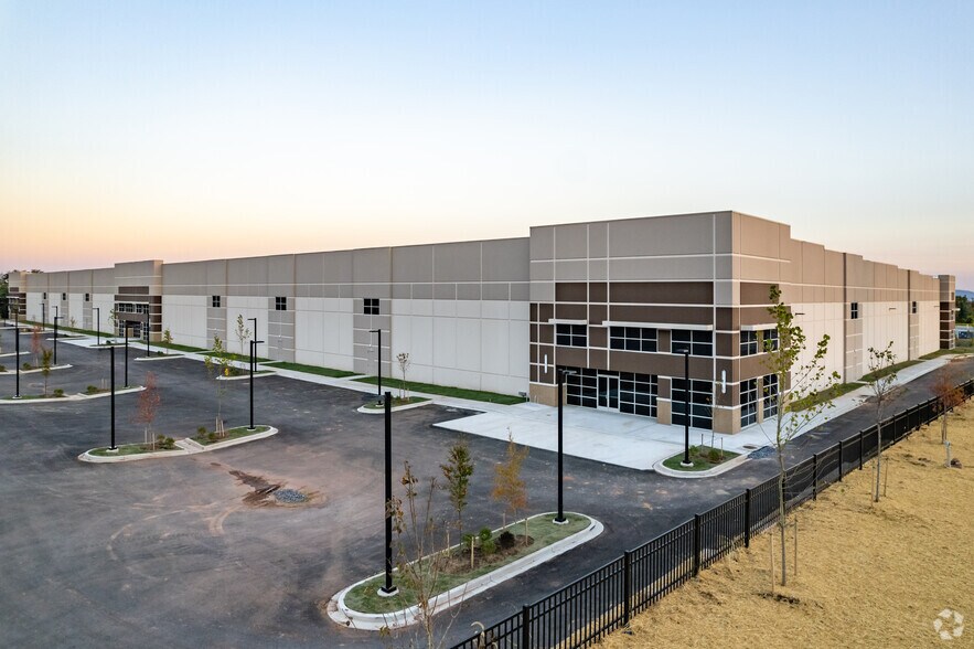 Fair Oaks Dr, Frederick, MD à louer - Photo du bâtiment - Image 2 de 15