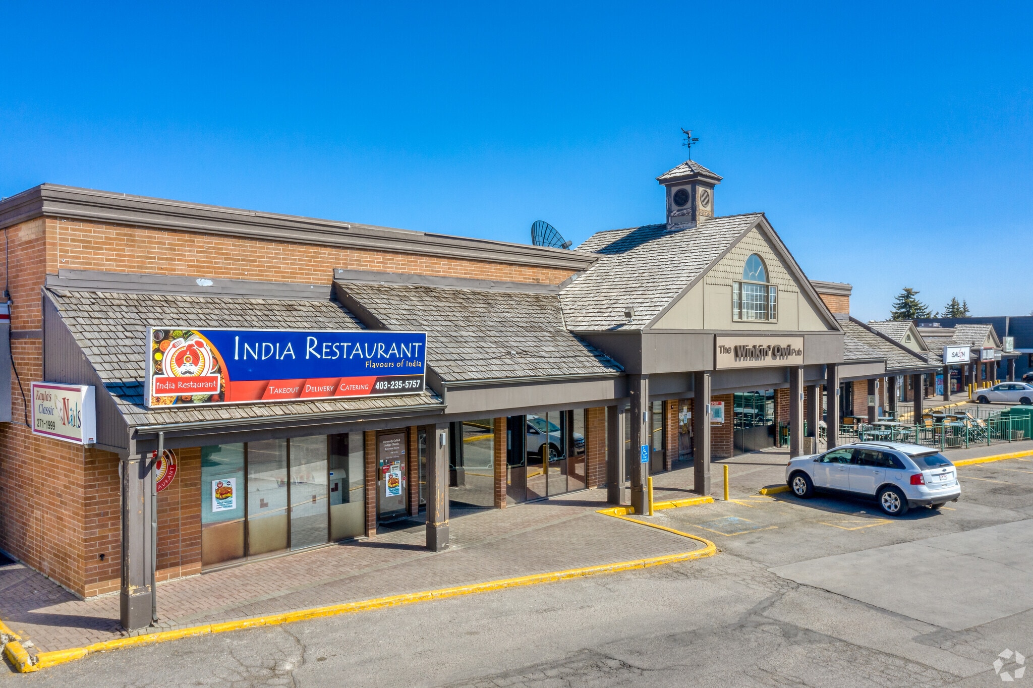 Premier Three Property Retail Portfolio portfolio of 6 properties for sale on LoopNet.ca Primary Photo- Image 1 of 7