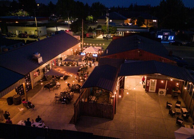 Plus de détails pour 31441 NW Commercial St, North Plains, OR - Commerce de détail à louer