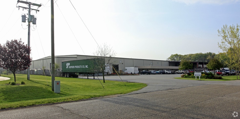 1136 Verdant Dr, Elkhart, IN for sale - Building Photo - Image 2 of 3