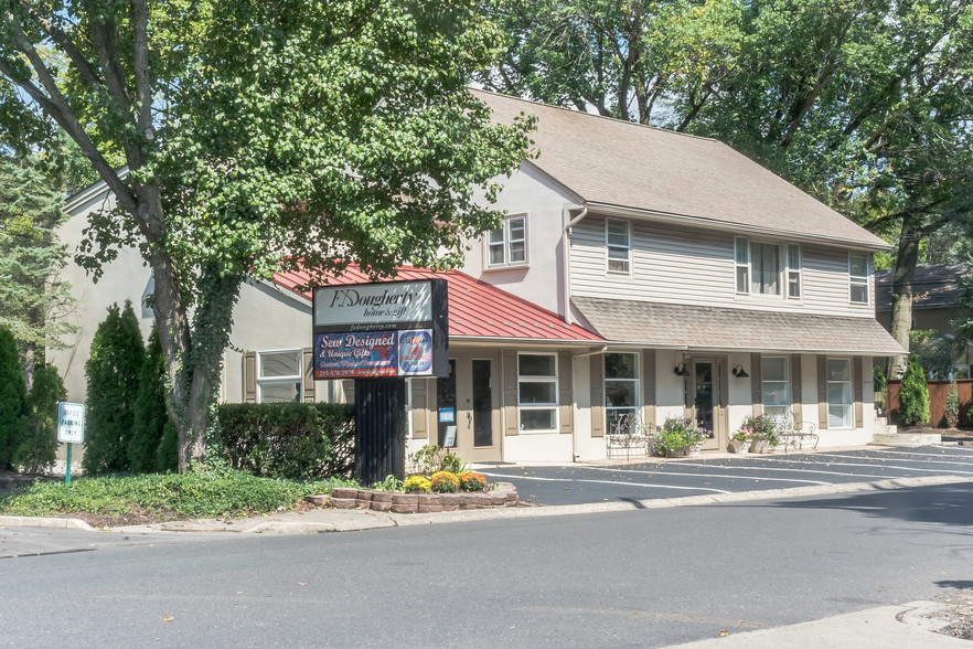 15 Clemens Rd, Doylestown, PA à vendre - Photo du bâtiment - Image 1 de 1