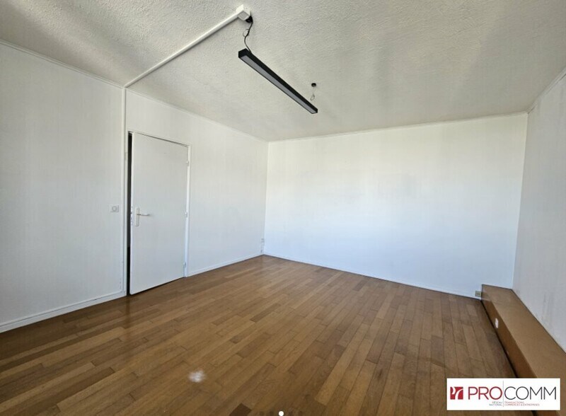 Office in Montpellier for lease - Interior Photo - Image 3 of 4
