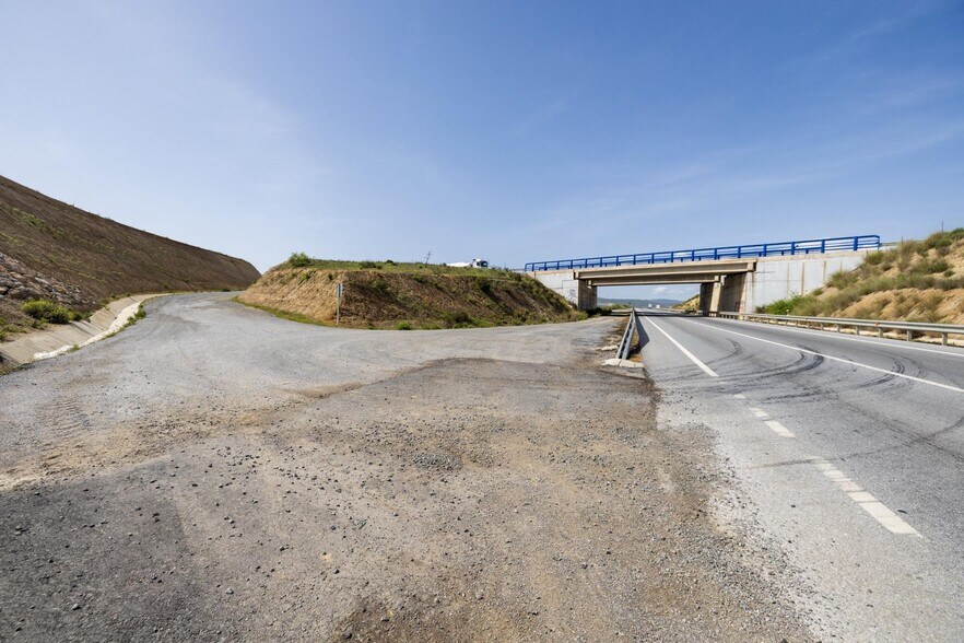 Land in Granada for sale - Building Photo - Image 3 of 23