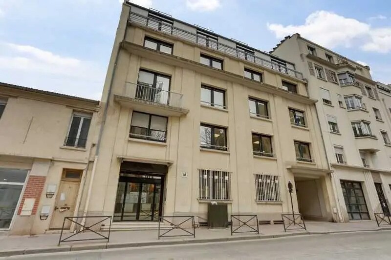 16 Rue Antonin Raynaud, Levallois-Perret à louer - Photo du bâtiment - Image 2 de 7
