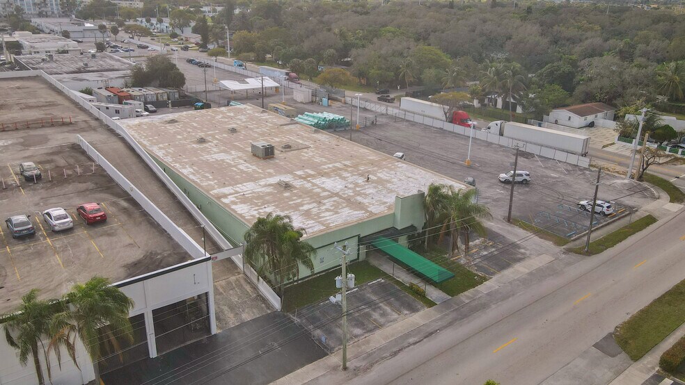 1820 NE 146th St, Miami, FL à vendre - Photo du bâtiment - Image 3 de 19