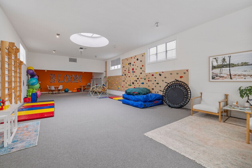 536 Soquel Ave, Santa Cruz, CA à vendre - Photo du bâtiment - Image 3 de 4