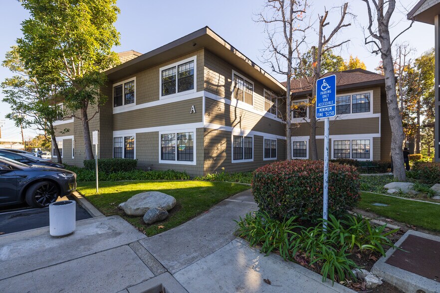 2900 Bristol St, Costa Mesa, CA à vendre - Photo du bâtiment - Image 3 de 11