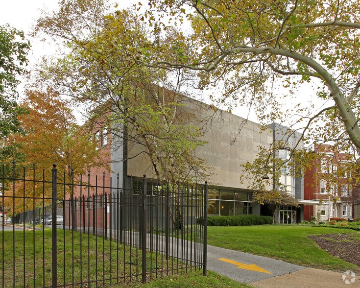 4331 Lindell Blvd, Saint Louis, MO à vendre - Photo du bâtiment - Image 2 de 2