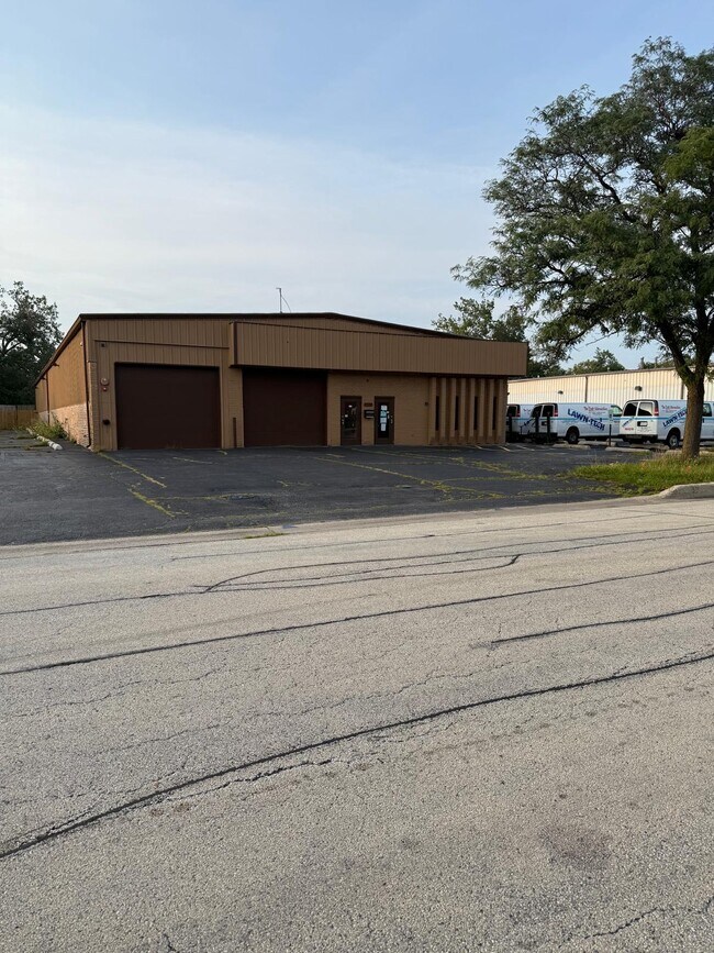 Plus de détails pour 7330 Duvan Dr, Tinley Park, IL - Industriel à louer