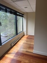 6723 Whittier Ave, McLean, VA à louer Photo intérieure- Image 2 de 3