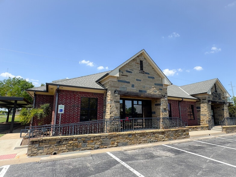 9212 N Kelley Ave, Oklahoma City, OK for lease - Building Photo - Image 3 of 29