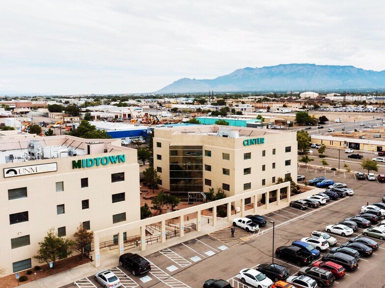 2240 Menaul Blvd NE, Albuquerque, NM à vendre - Photo du bâtiment - Image 2 de 14