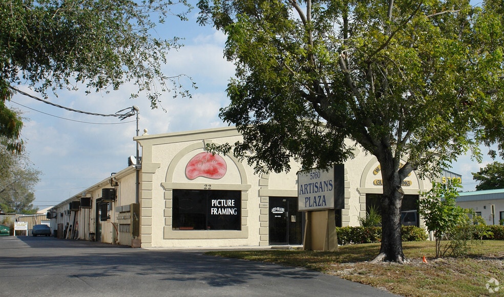 5760 Shirley St, Naples, FL for sale - Building Photo - Image 2 of 3