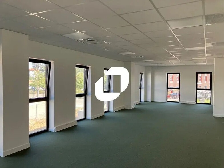 Rue Des Valets, Montluel à vendre - Photo intérieure - Image 2 de 12