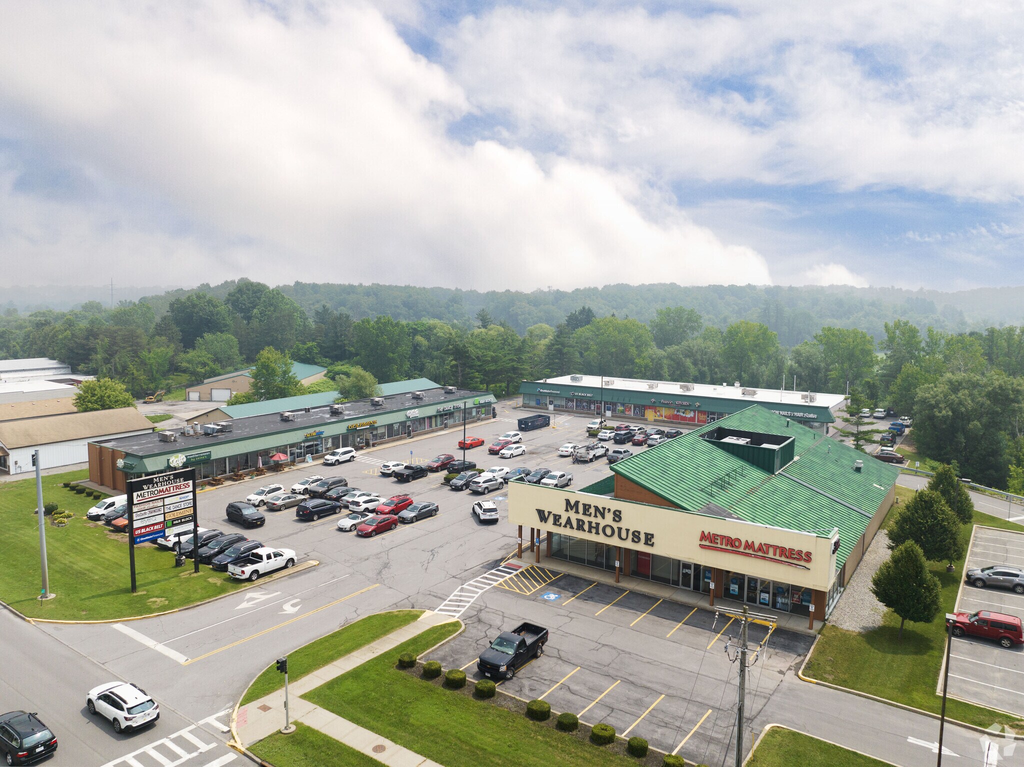 4640-4666 Commercial Dr, New Hartford, NY for lease Primary Photo- Image 1 of 24