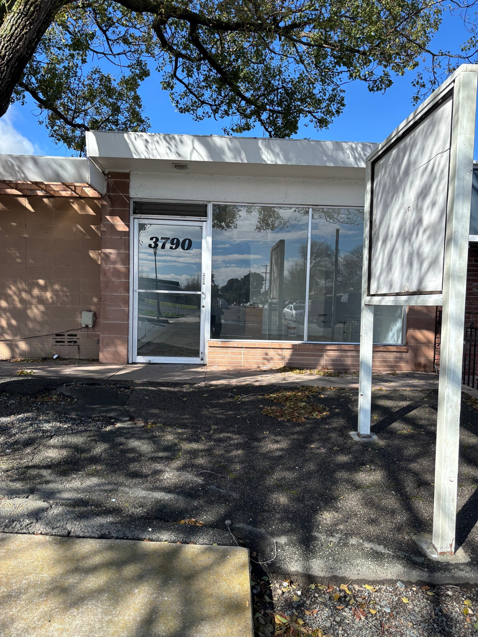 3796-3810 Railroad Ave, Pittsburg, CA for lease Primary Photo- Image 1 of 3