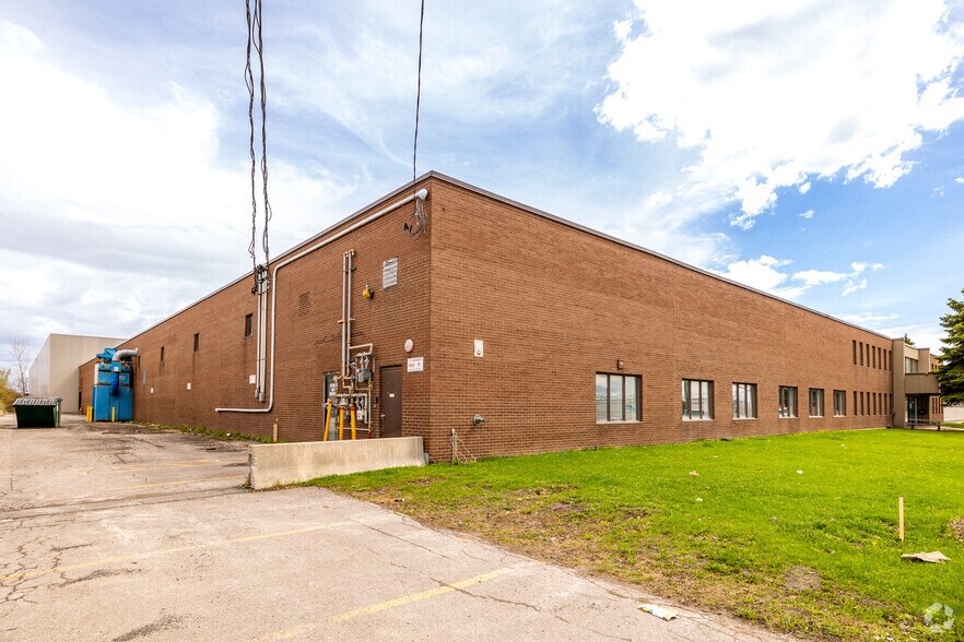 7750-7760 Rue Grenache, Montréal, QC à vendre - Photo principale - Image 1 de 1