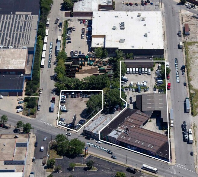 1017 W Division St, Chicago, IL à vendre - Photo du bâtiment - Image 2 de 2