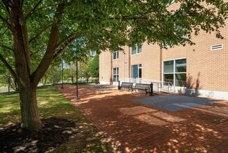 8000 Towers Crescent Dr, Vienna, VA for lease Building Photo- Image 1 of 4
