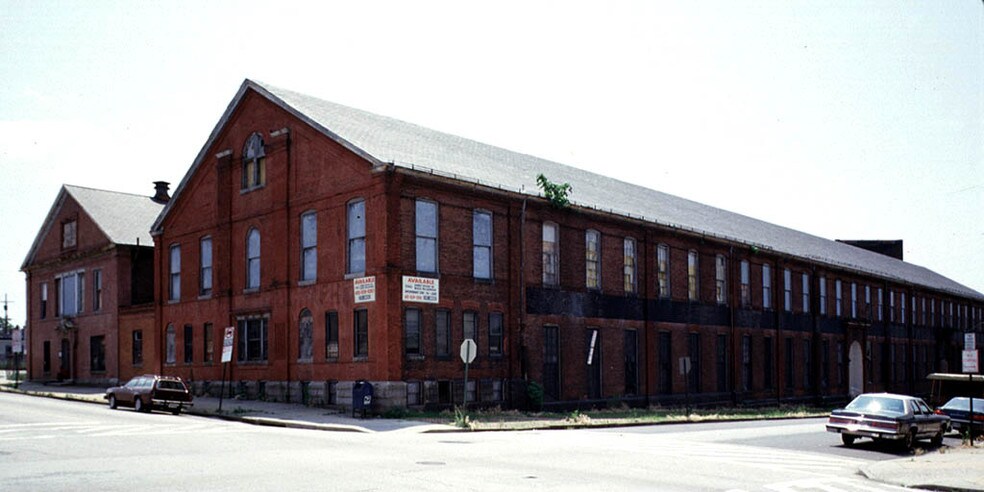 901 N Milton Ave, Baltimore, MD à louer - Photo du bâtiment - Image 2 de 6