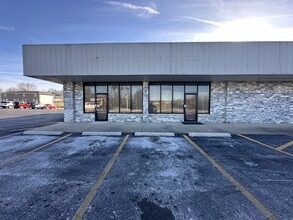 7130-7154 Missouri 14 Hwy, Sparta, MO for lease Building Photo- Image 2 of 5