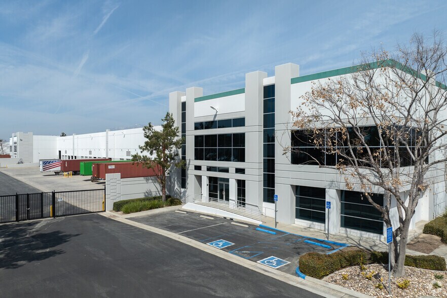 311 S Doolittle Ave, San Bernardino, CA for lease - Building Photo - Image 3 of 6